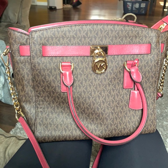 Michael Kors Handbags - Michael kors Hamilton bag